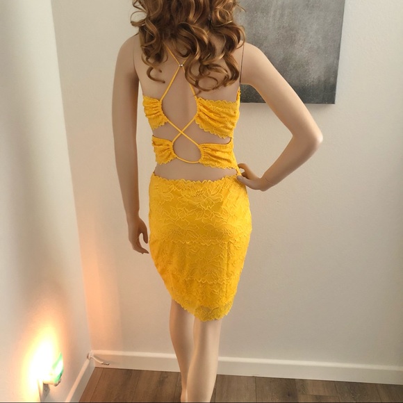 Guess Yellow Sleeveless Lace Cut Out Mini Dress - Picture 3 of 11